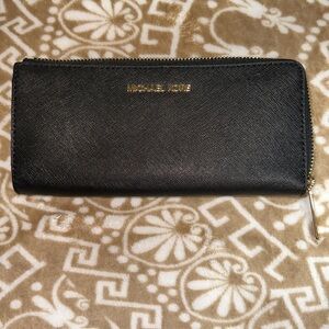 Micheal Kors Black Quarterzip Wallet NWOT